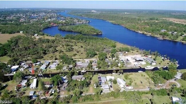 Building Photo - 2248 Marina Park Dr