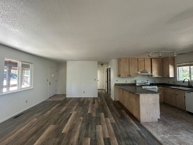 Building Photo - Great Location on Gardner Mountain - Long Term Rental