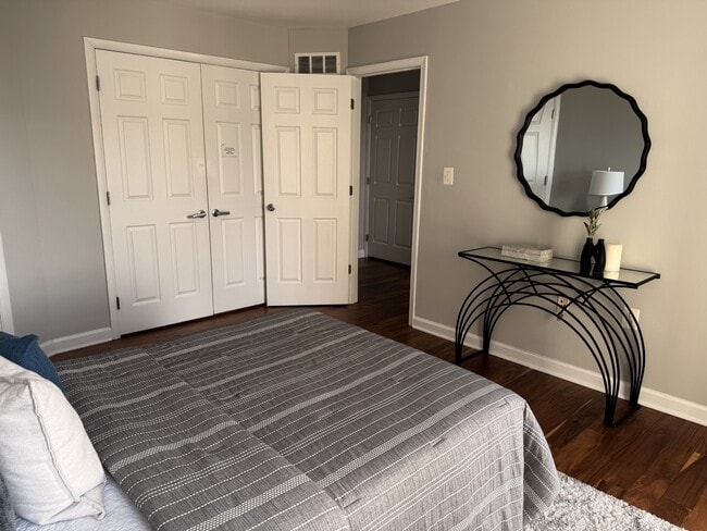 Building Photo - 1308 Clifton St NW