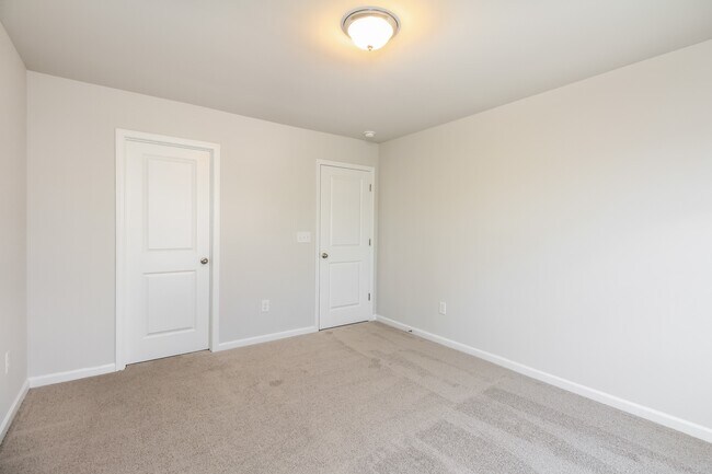 Building Photo - 7251 Bellacroft Dr