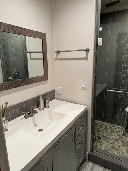 Building Photo - 278 Pinecrest Pl