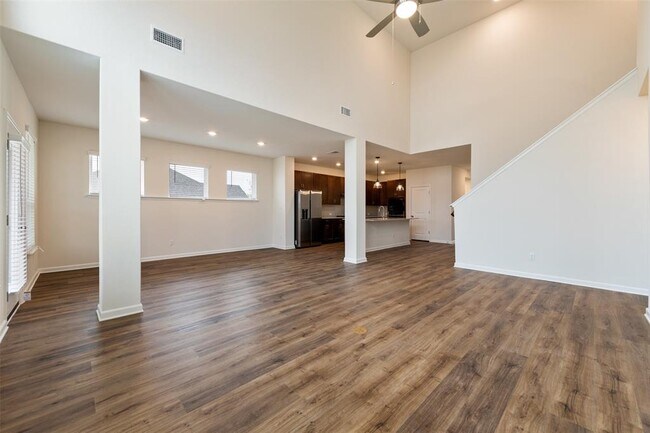 Building Photo - 801 Simmental Loop