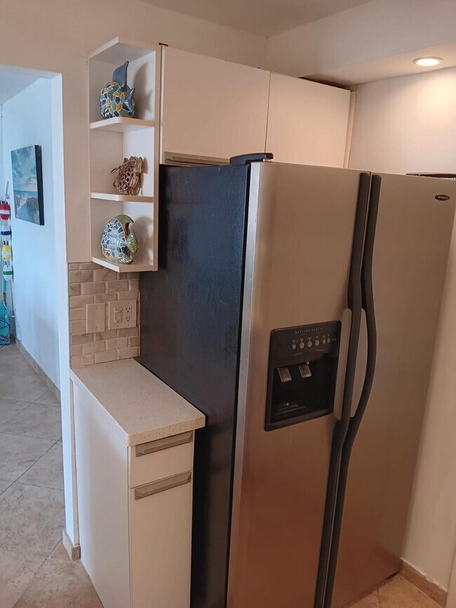 Building Photo - 305 N Pompano Beach Blvd