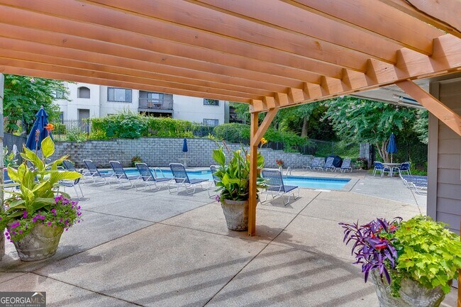 Building Photo - 33 Finch Trail NE