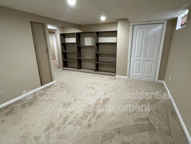 Building Photo - 833 Cranberry Rd