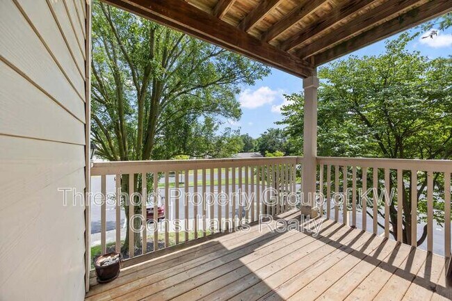 Building Photo - 6823 Meadow Creek Dr