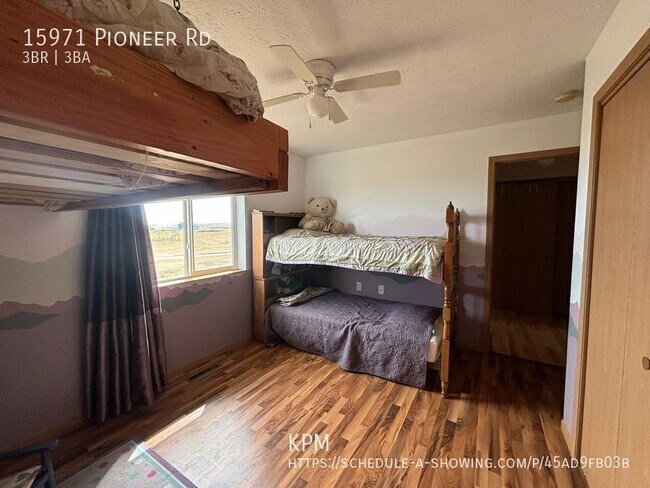 Building Photo - 15971 Pioneer Rd