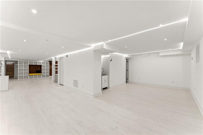 Building Photo - 1495 Spalding Dr