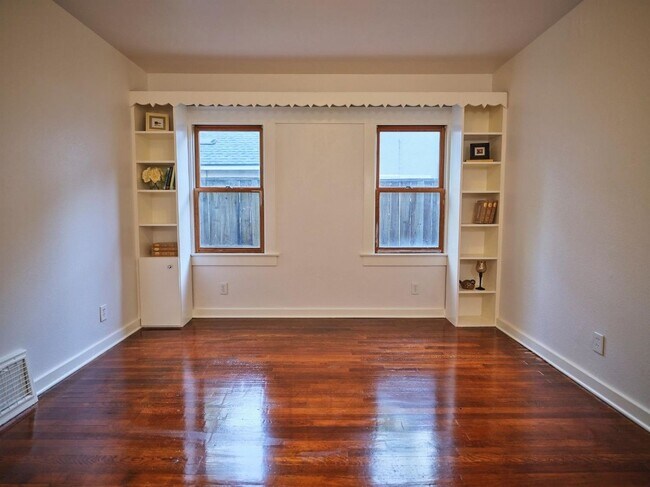 Building Photo - Charming 3 Bedroom in Historical Tower District