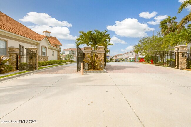 Building Photo - 1470 Isabella Dr