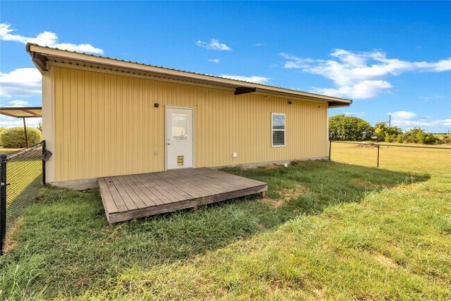 Building Photo - 1310 FM 487