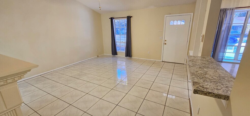 Building Photo - 1251 SW 84th Ter