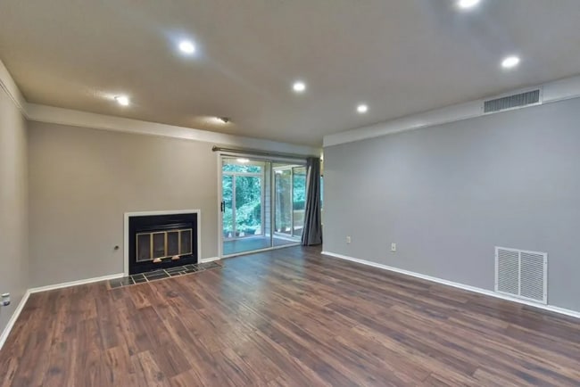 Building Photo - 47 Doranne Ct