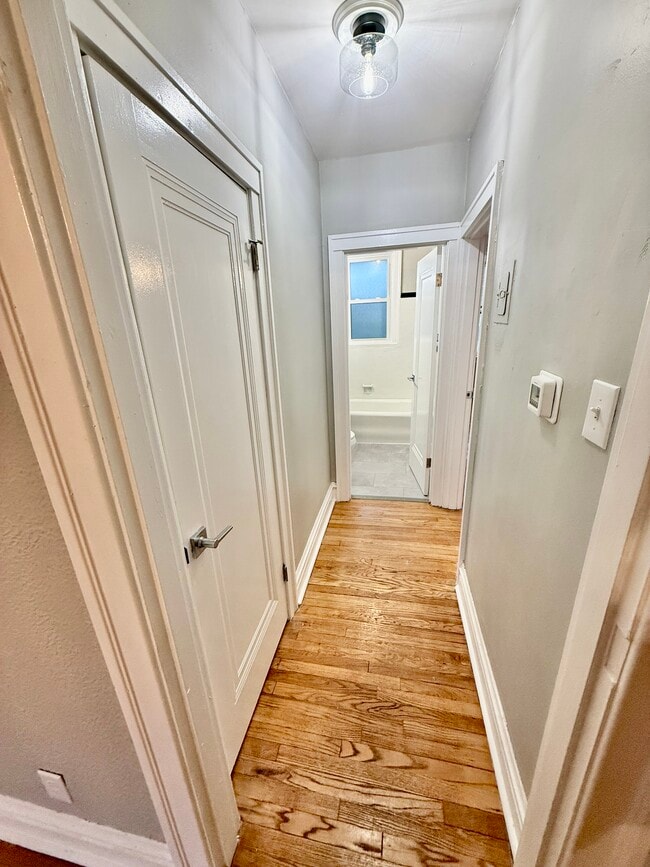 Building Photo - Hawthorne Place Apartments