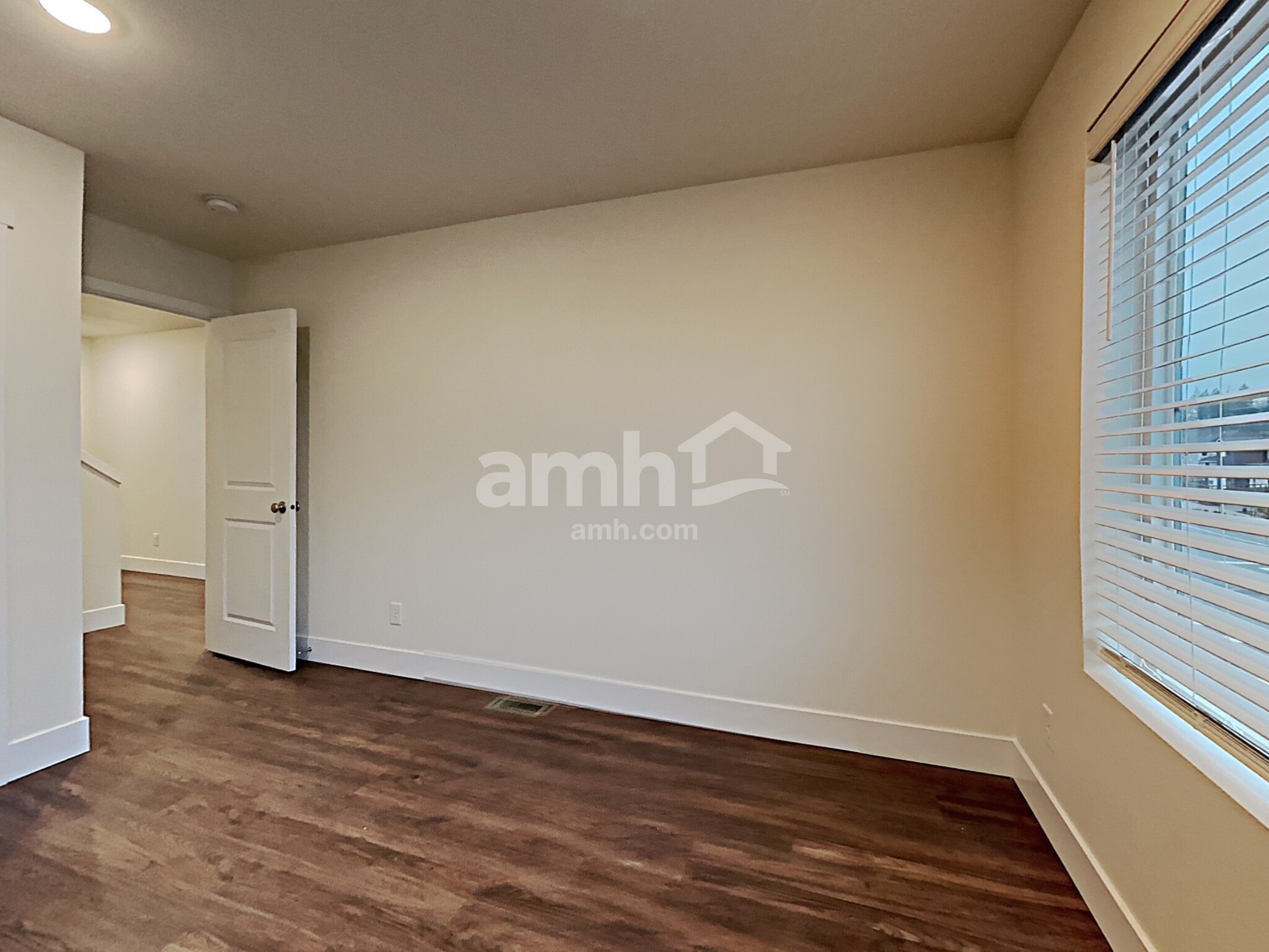 Building Photo - 33013 Lookout Ln