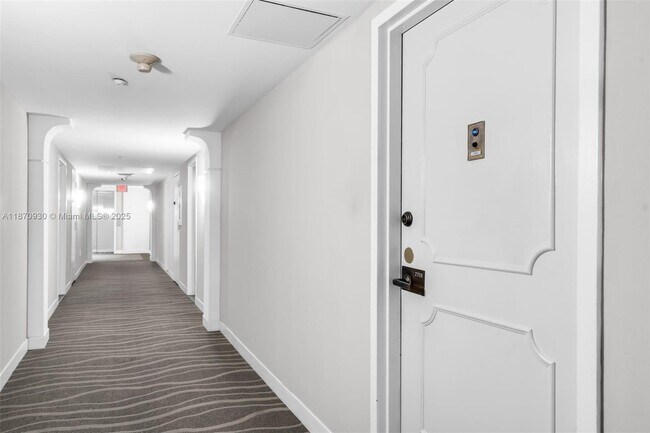 Building Photo - 2333 Brickell Ave