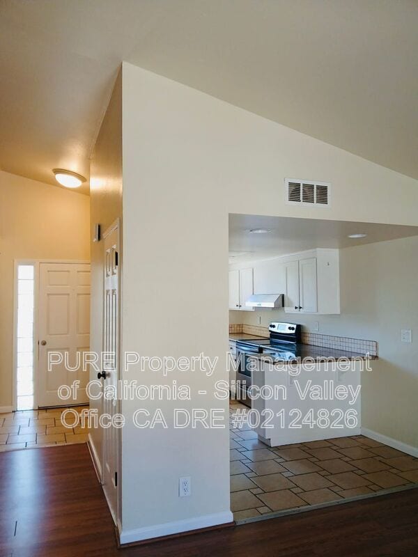 Building Photo - 5485 Soquel Dr