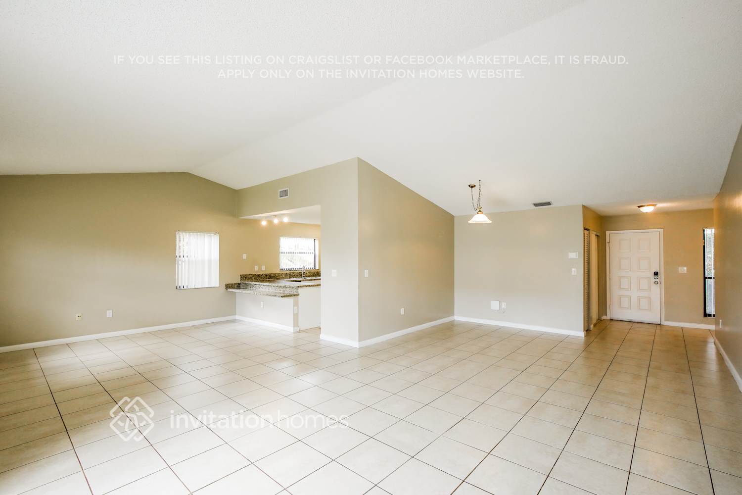 Building Photo - 5941 York Ln