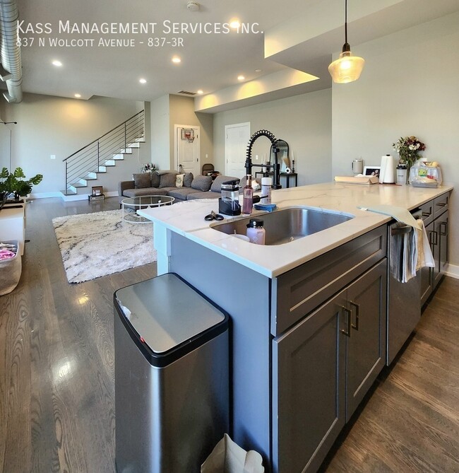 Building Photo - 837 N Wolcott Ave