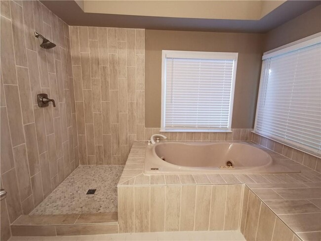 Building Photo - 2411 Magnolia Springs Ct