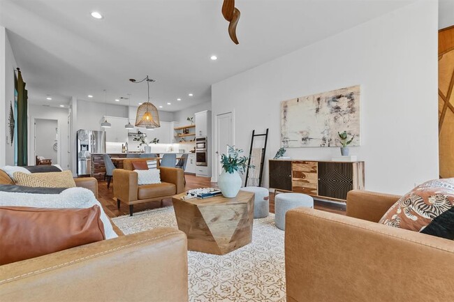 Building Photo - 2712 Oak Springs Dr