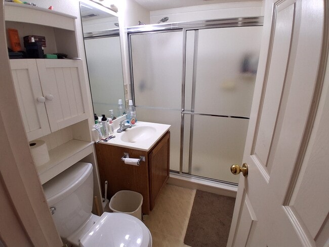 Building Photo - 565 N 300 E