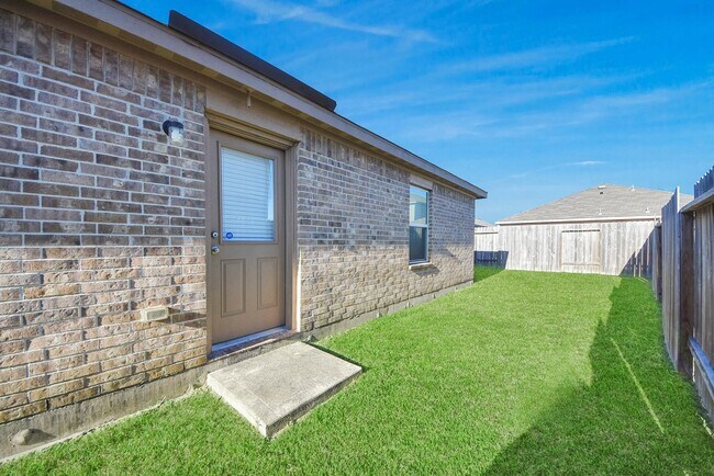 Building Photo - 10803 Dover White Dr