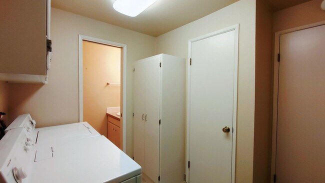 Building Photo - This Great Mt. Park Home with 3 Bedroom 2 ...
