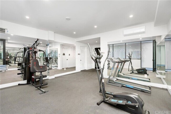 Building Photo - 5923 Laurel Canyon Blvd