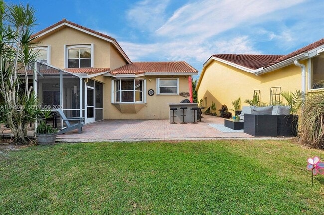 Building Photo - 18071 Clear Brook Cir