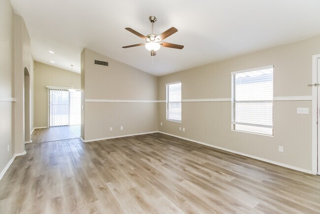 Building Photo - 525 S St Claire