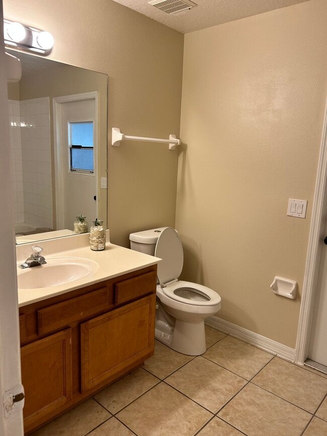 Building Photo - 7007 Hiawassee Overlook Dr