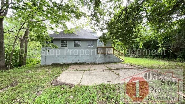 Building Photo - Beautiful 4 Bedroom 1.75 Bathroom Home in ...