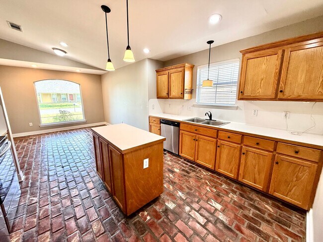 Building Photo - 12483 Fairhope Way