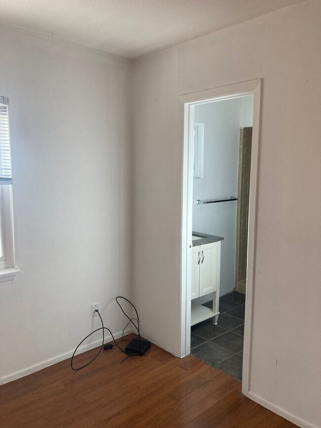 Building Photo - 406 Griffin St
