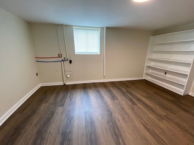 Building Photo - 122 Keown Rd SE