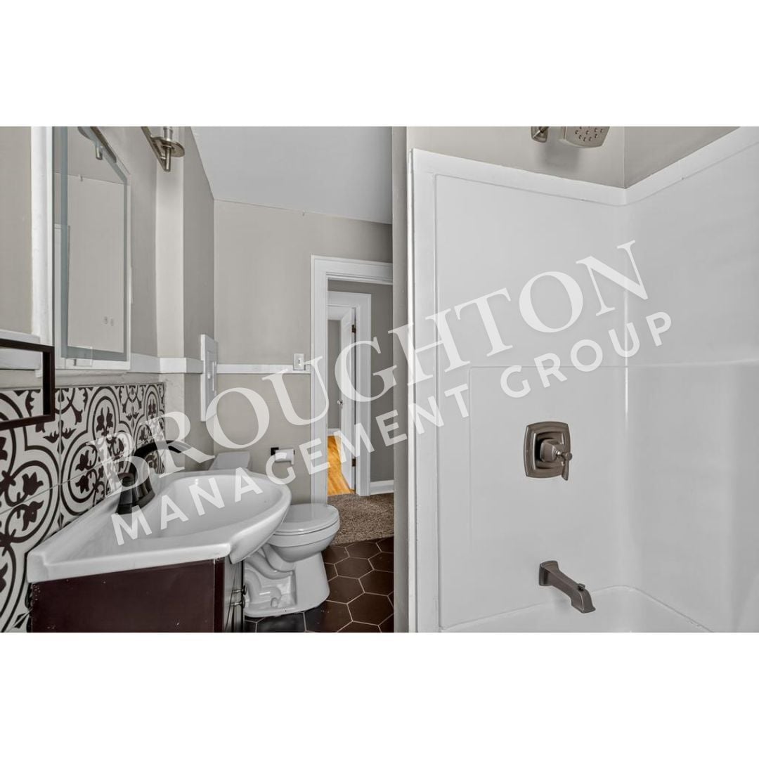 Building Photo - 5848 Acoma Dr