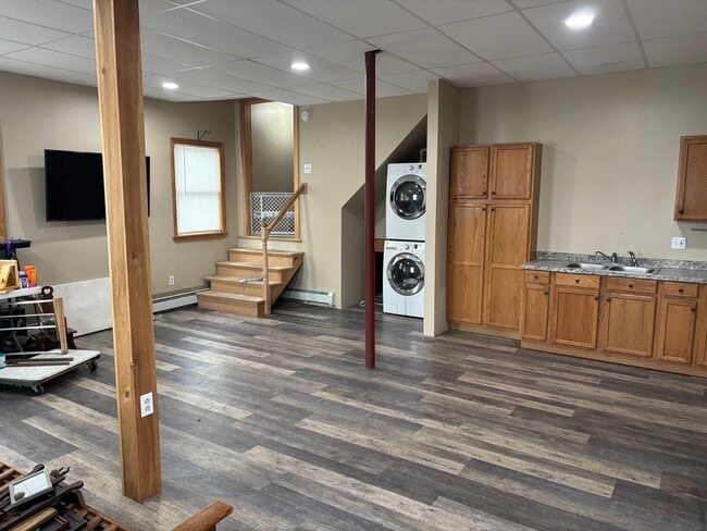 Building Photo - Hinckley Rd