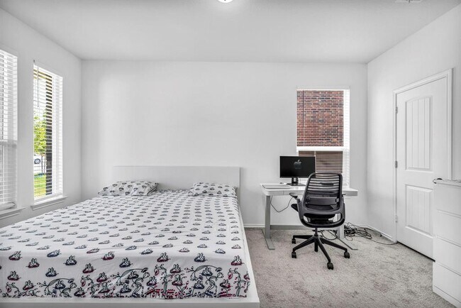 Building Photo - 232 Bougainvillea Lp