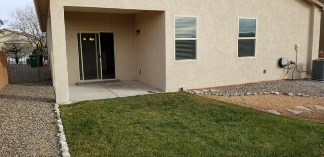 Building Photo - 1143 Desert Sunflower Dr NE