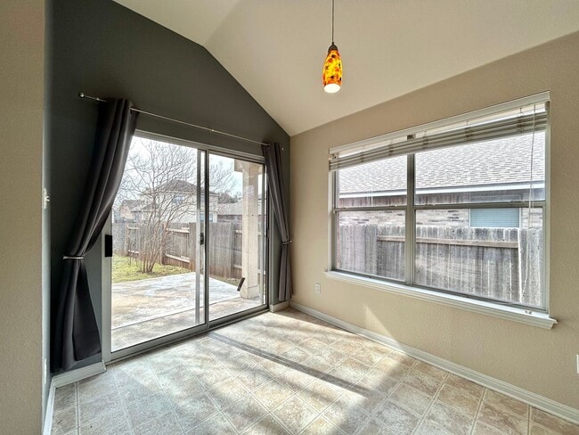 Building Photo - 1709 Bush Coat Ln