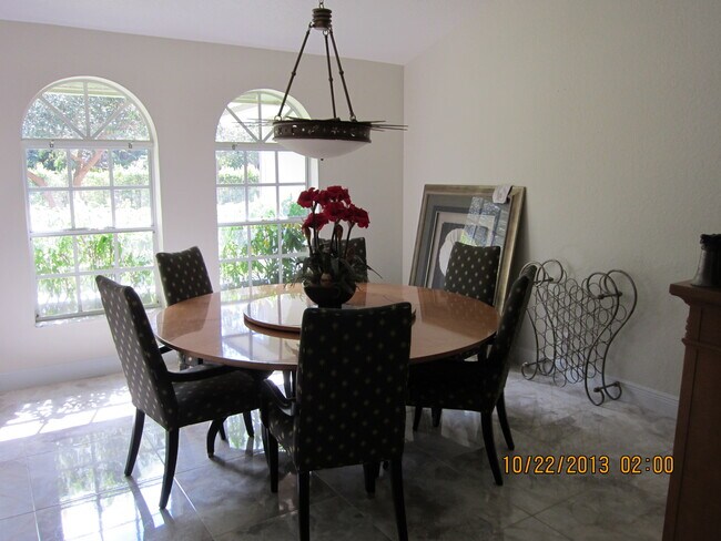 Building Photo - 6325 Winding Lake Dr