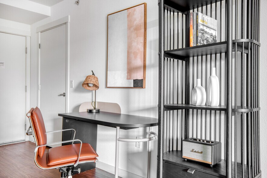 Building Photo - 330 3rd Ave W