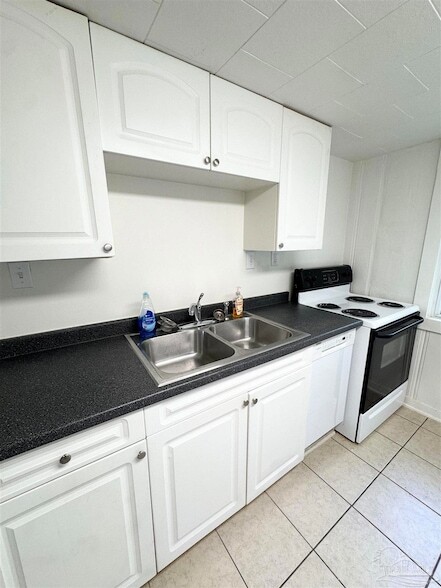 Building Photo - 1318 Wilson Ave