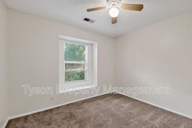 Building Photo - 3013 Taos Meadows Dr NE