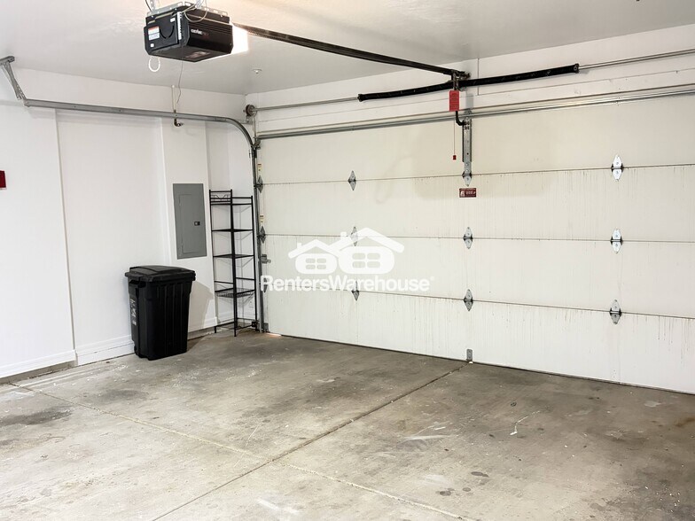 Building Photo - 776 S Beck Ave