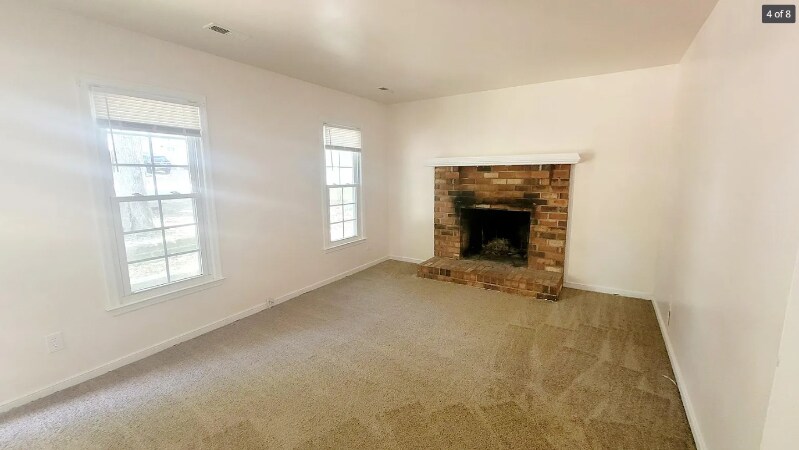 Building Photo - 9305 Fox Run Dr