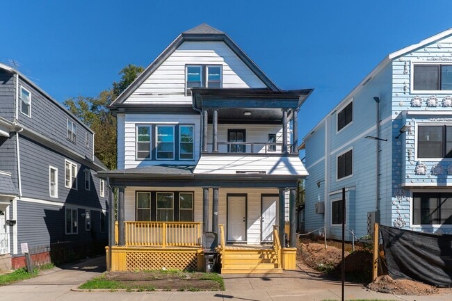 Building Photo - 47-49 Mead St