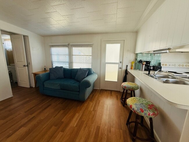 Building Photo - Beautiful fully furnished one bedroom, one bath manufactured home in a 55+ deed restricted gated ...
