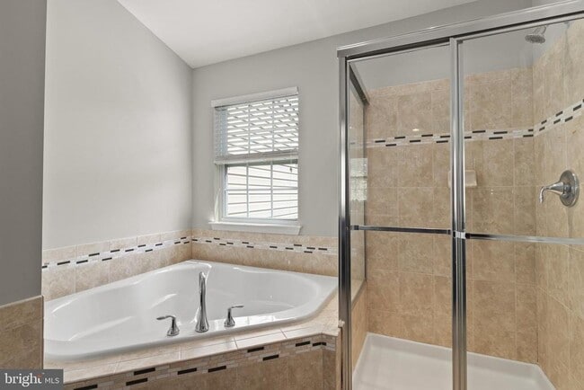 Building Photo - 7814 River Rock Way